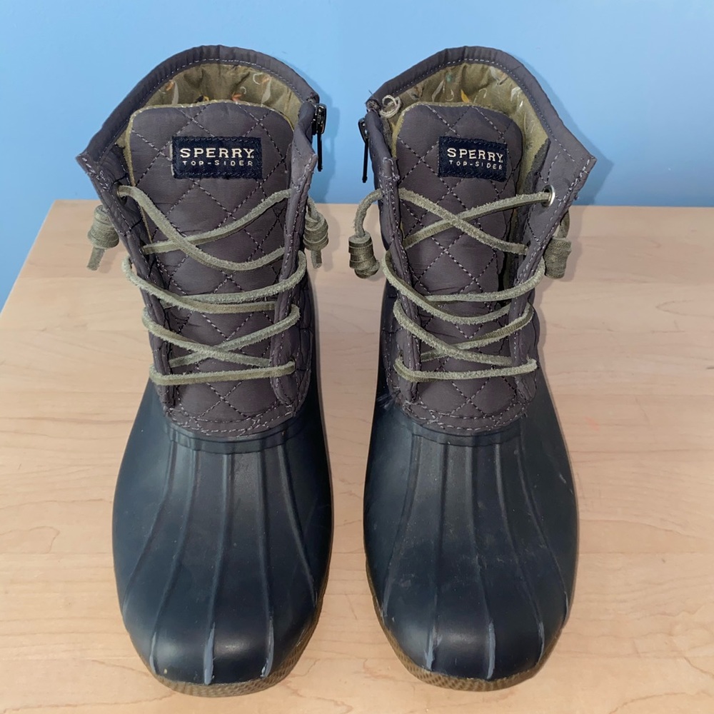 Sperry Duck Boot size 8